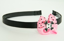 Skull squared white light pink bow & skull