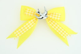 Yellow / swallow white yellow animal