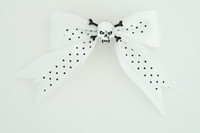 Dot white / skull tooth white White skull