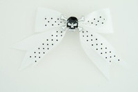 Dot white / skull tooth black white skull