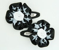 Star black-white flower hair clips pair