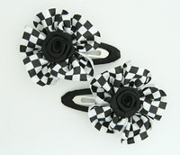 Check small white flower hair clips pair
