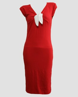 Front - DV red lace V neck pin up