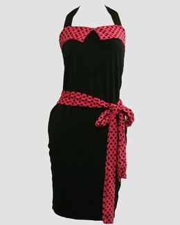 Front - DT dot pink belt pin up