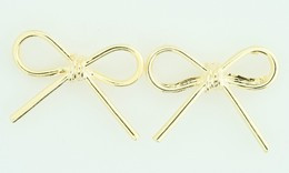 C bow thin gold colorful stud