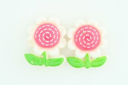 C flower spiral white colorful stud