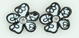C flower white-black colorful stud