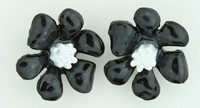 C flower black-white colorful stud