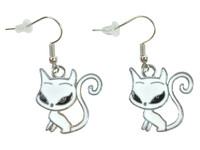 Cat long tail white