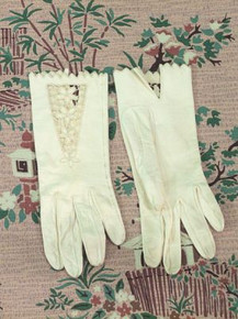 Delicate cut work kid gloves