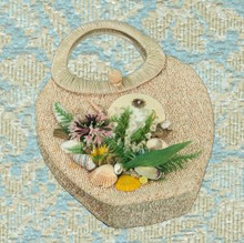 Sunny seaside raffia purse
