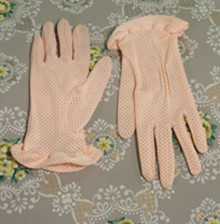 Sweet 1960s coral gloves