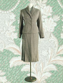 Classic 1940s 3 piece suit in gray & smoke tweed