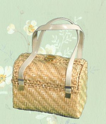 Vinyl straw 1960s purse