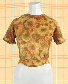 Back button floral blouse