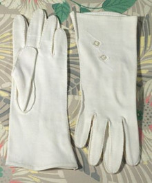 Creamy cotton gloves