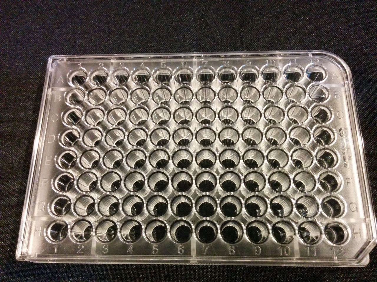 Stellar Scientific 96 Well Tissue Culture Treated Plates Flat Bottom