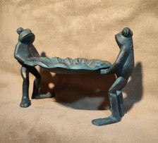 Frog Pair bird feeder