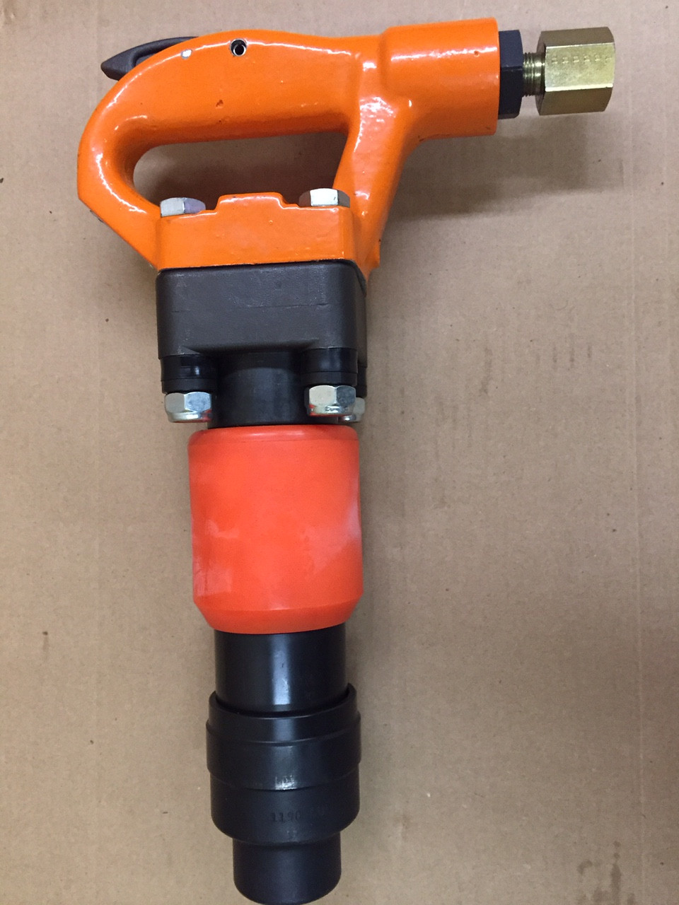 Pneumatic Chipping Hammer 4 Bolt ATP 2ARB + 2 Bits