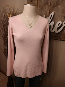 Long Sleeve Scallop V-neck Sweater (XL Pink)