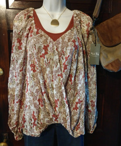 Sheer Floral Print Top w/Sweetheart Neckline and Gathered Front (Medium)