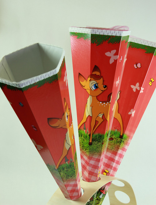Every Child will love that little deer in a nice setup playing with butterflies. A red coloring makes it a go for Boys and Girls