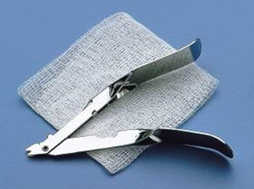 Busse Hospital Disposable 716 Skin Staple Removal Kit