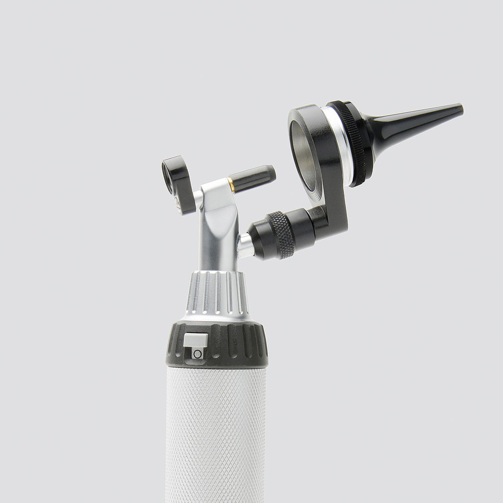 HEINE mini 3000 LED Fiber Optic Otoscope with mini 3000 battery Handle and  5 of both 2.5 and 4 mm disposable tips D-008.70.110 - MedicalEcart