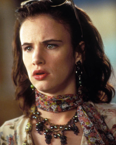Juliette Lewis in Mixed Nuts Poster and Photo