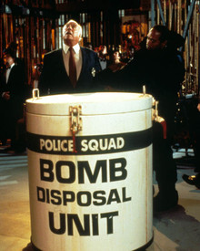 Leslie Nielsen & O.J. Simpson in Naked Gun 33 1/3 : The Final Insult Poster and Photo