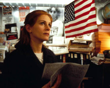 Julia Roberts in Conspiracy Theory Poster and Photo