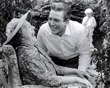 Mona Washbourne & Albert Finney in Night Must Fall Poster and Photo