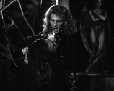 Brad Pitt & Tom Cruise in Interview with the Vampire: The Vampire Chronicles Poster and Photo