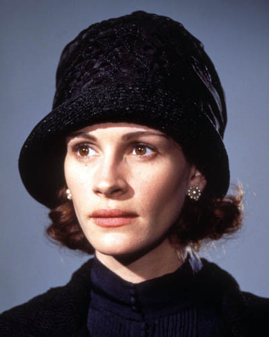 Julia Roberts in Michael Collins Poster and Photo