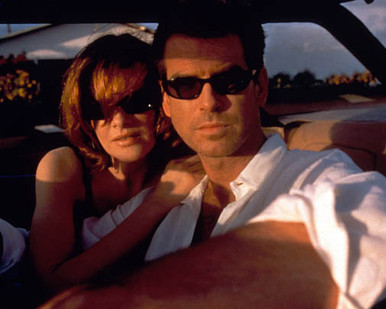 Pierce Brosnan & Rene Russo in The Thomas Crown Affair (1999) Poster and Photo