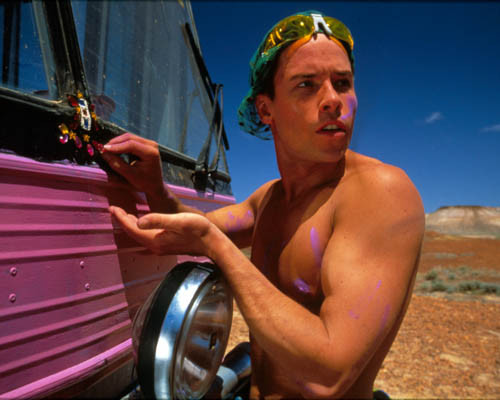 Guy Pearce & Hugo Weaving in The Adventures of Priscilla, Queen of the  Desert Premium Photograph and Poster - 1009494