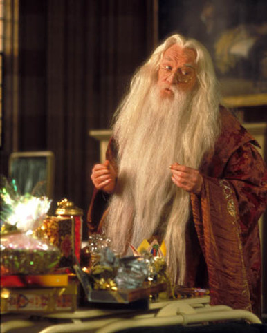 Richard Harris in Harry Potter and the Philosopher's Stone a.k.a. Harry Potter and the Sorcerer's Stone a.k.a. Harry Potter a l'ecole des sorciers Poster and Photo