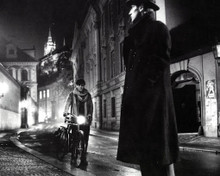 Jeremy Irons in Kafka a.k.a. Kafka: La Verdad Oculta Poster and Photo