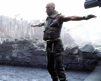 Matthew McConaughey in Reign of Fire Poster and Photo