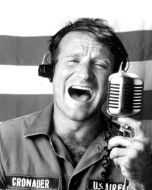 Robin Williams in Good Morning Vietnam Poster and Photo