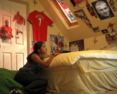 Parminder Nagra in Bend It Like Beckham Poster and Photo