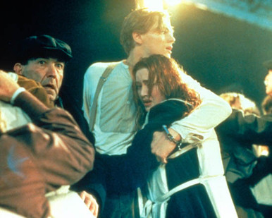 Leonardo DiCaprio & Kate Winslet in Titanic (1997) Poster and Photo