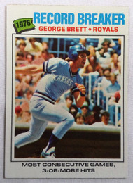 1977 Topps #231 1976 Record Breaker George Brett NRMT