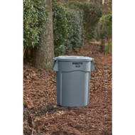 Brute 32 Gal. Gray Trash Can With Lid