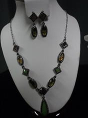 Lia Sophia, moonlight, earrings/necklace set
