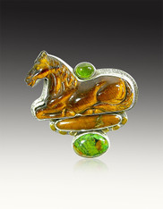 Amy kahn Russell Hand-Carved Tiger's Eye Horse Peridot Sterling Pin/Pendant