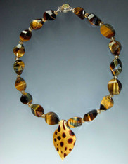 Grade AAA Dimensional Tiger Eye necklace With Venetian Leopard Pendant