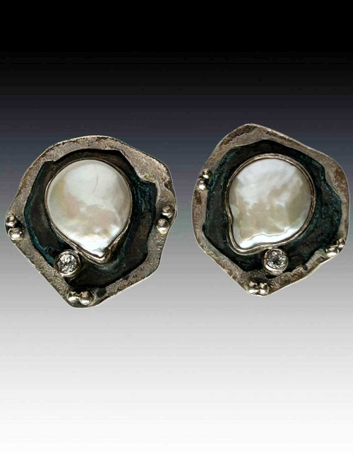 Echo of the dreamer, freshwater pearls, white topaz, oxidized sterling silver, clip earrings