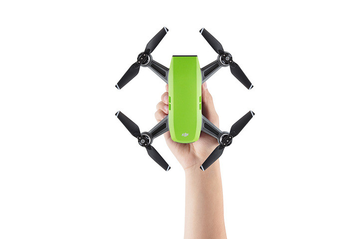 dji speak スパーク　ドローン　DJI Amazon.com: DJI Spark, Fly More Combo, Sunrise Yellow : Toys