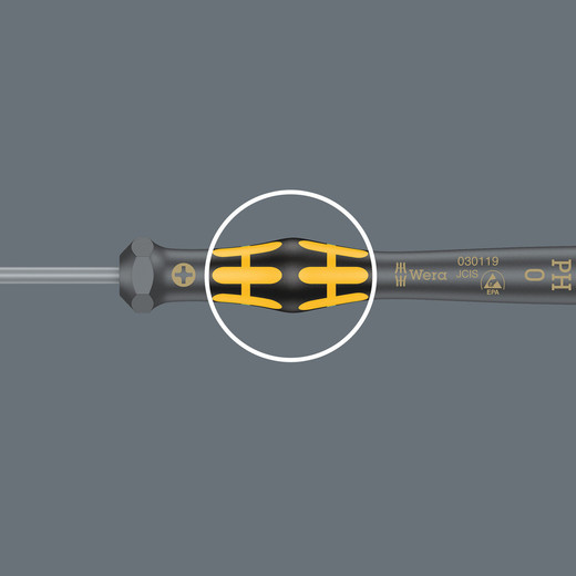 The power zone has integrated soft zones near the blade tip to ensure high torque transfer for loosening or tightening screws without losing contact with the screw.